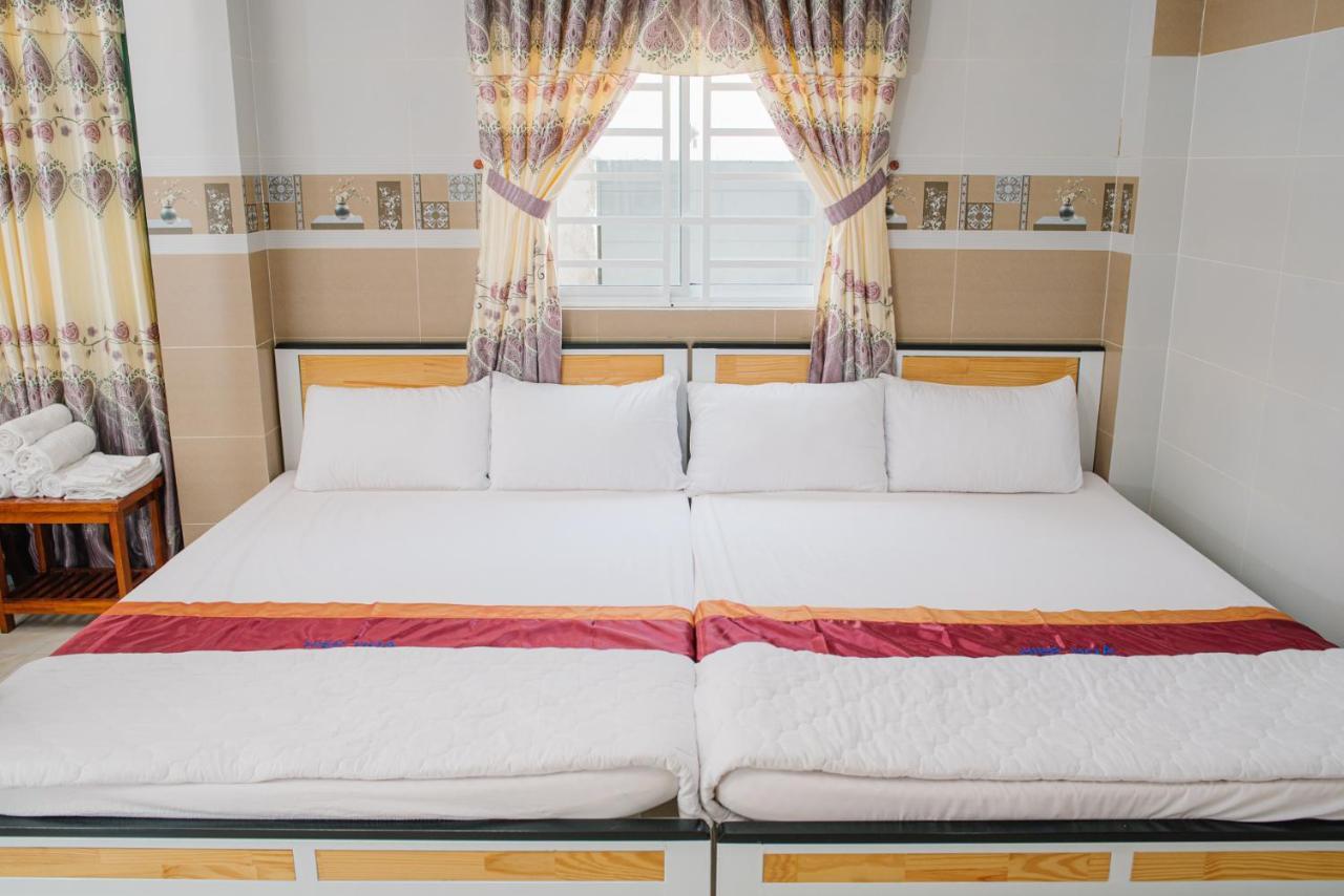 Hiep Hoa Hotel Chau Doc Buitenkant foto
