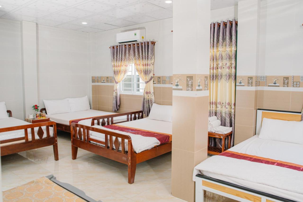Hiep Hoa Hotel Chau Doc Buitenkant foto