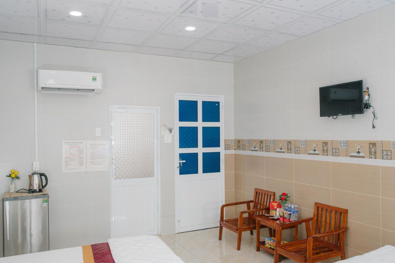 Hiep Hoa Hotel Chau Doc Buitenkant foto